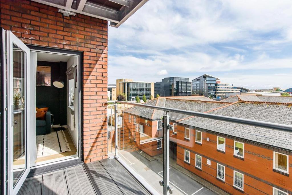 City Centre Luxury Apartment - Free Parking & Balcony Cardiff Exterior photo