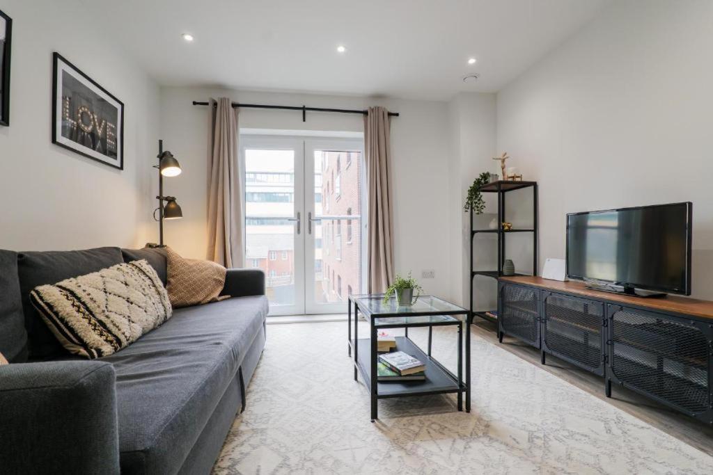 City Centre Luxury Apartment - Free Parking & Balcony Cardiff Exterior photo